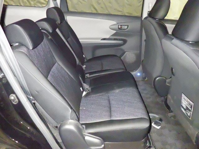 TOYOTA WISH 2009