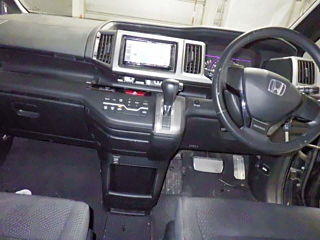 HONDA STEP WAGON 2011