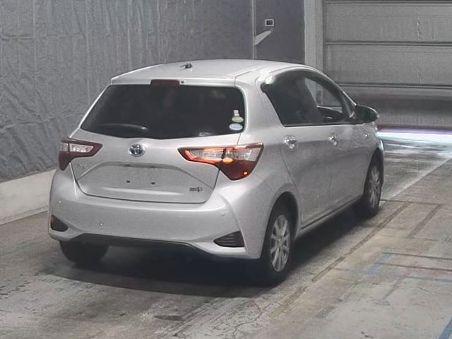 TOYOTA VITZ 2018