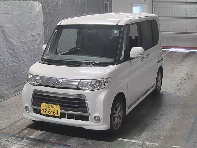 DAIHATSU TANTO 2011