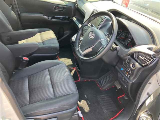 TOYOTA NOAH 2018