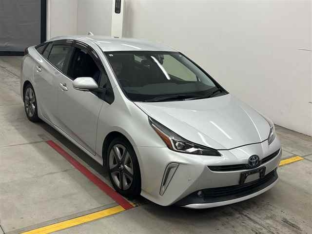 TOYOTA PRIUS 2021