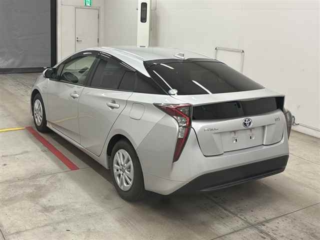 TOYOTA PRIUS 2018
