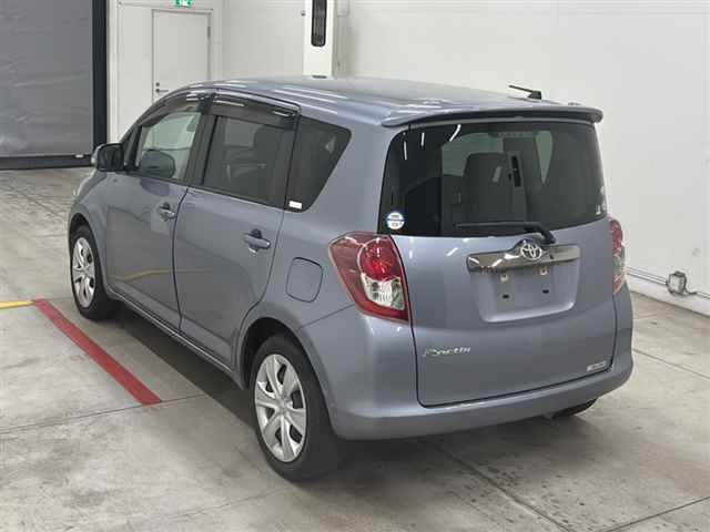 TOYOTA RACTIS 2010