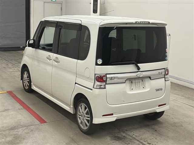 DAIHATSU TANTO 2010