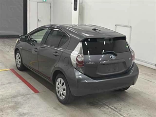 TOYOTA AQUA NHP10