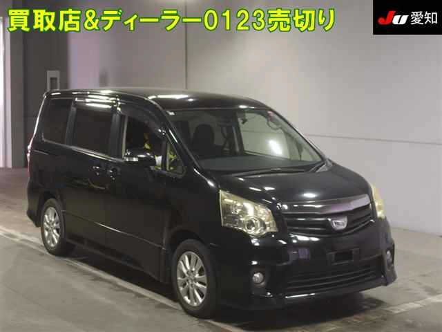 TOYOTA NOAH 2012