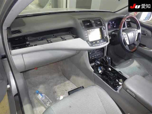 TOYOTA CROWN 2010