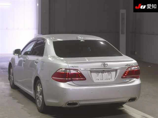 TOYOTA CROWN 2010