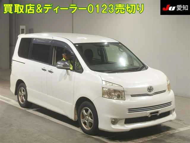 TOYOTA VOXY 2008