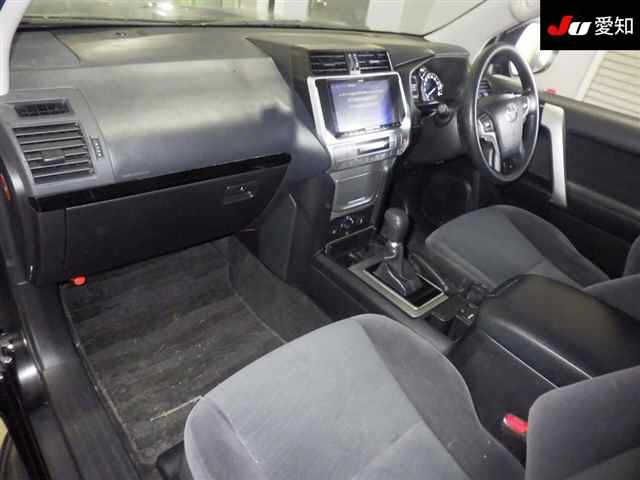 TOYOTA LAND CRUISER PRADO 2019
