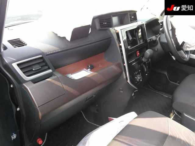 TOYOTA ROOMY 2019