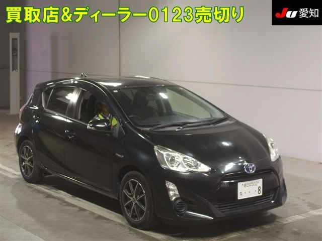 TOYOTA AQUA 2015