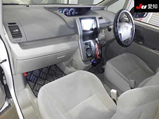 TOYOTA NOAH 2008