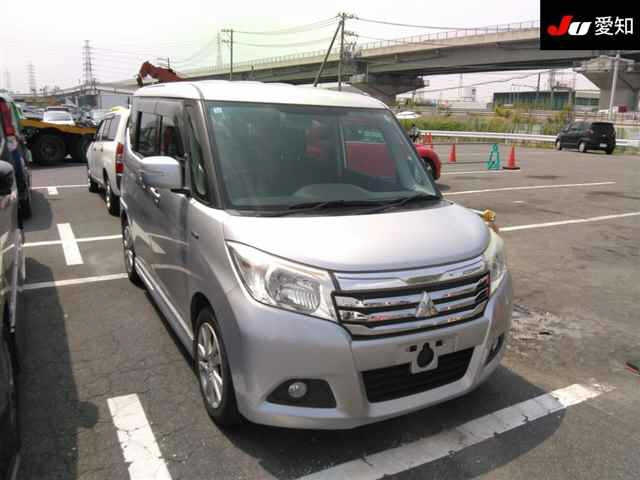 MITSUBISHI DELICA D2 2016