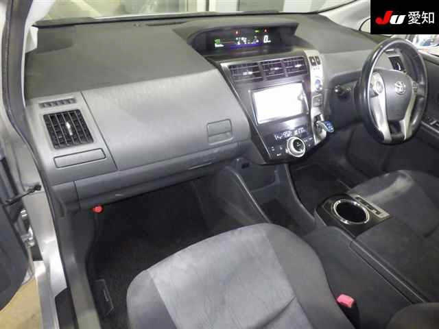 TOYOTA PRIUS ALPHA 2012