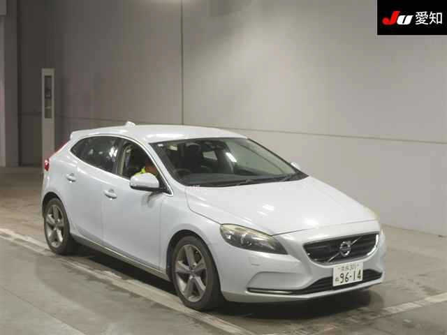 VOLVO V40 2013