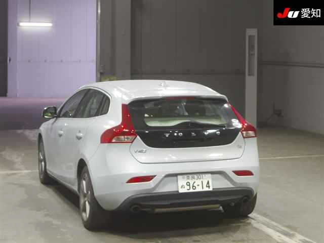 VOLVO V40 2013