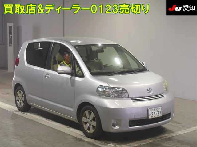 TOYOTA PORTE 2011
