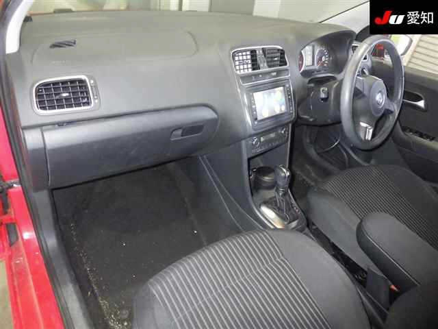 VOLKSWAGEN POLO 2013