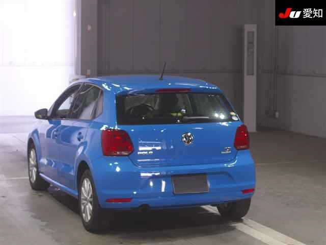 VOLKSWAGEN POLO 2015