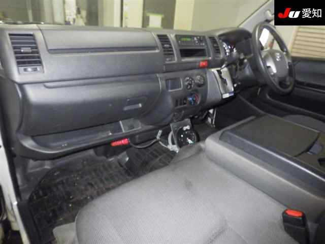 TOYOTA REGIUS ACE VAN 2018