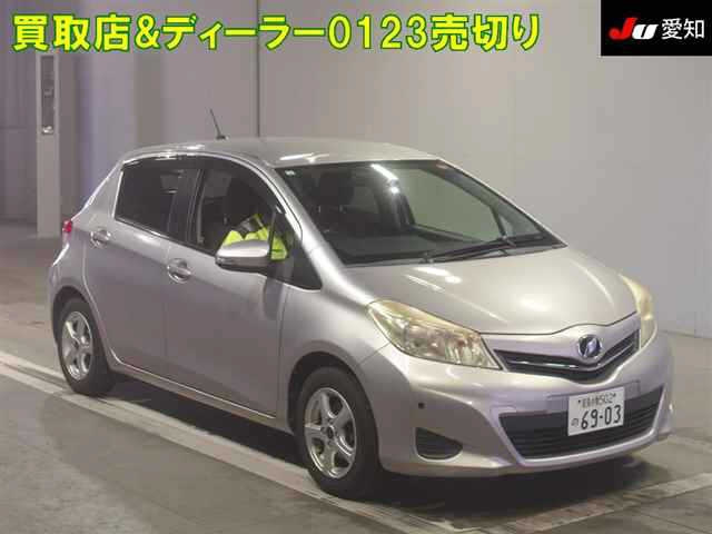 TOYOTA VITZ 2011