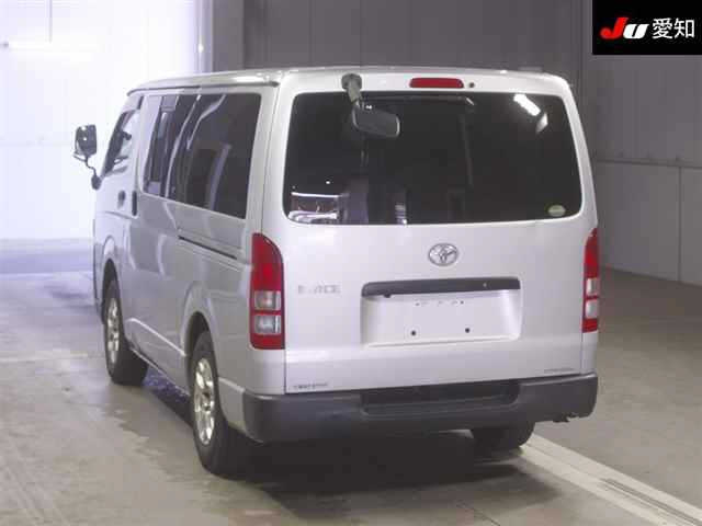 TOYOTA HIACE VAN 2013