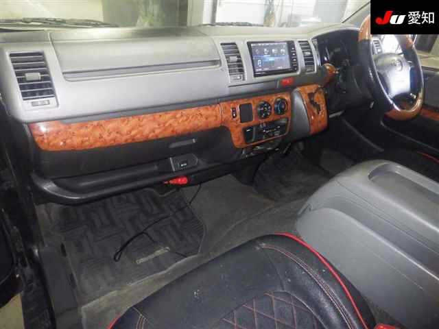 TOYOTA HIACE VAN 2009