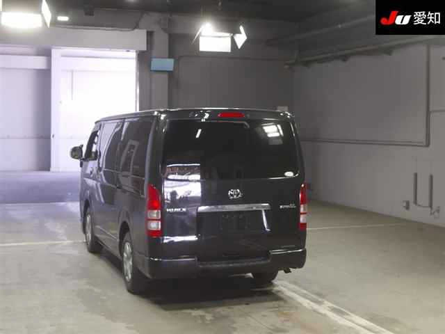 TOYOTA HIACE VAN 2009