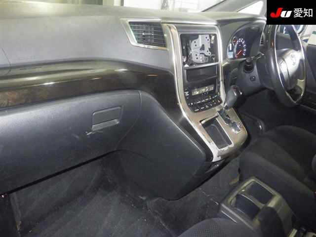 TOYOTA ALPHARD 2011