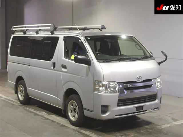 TOYOTA HIACE VAN 2017