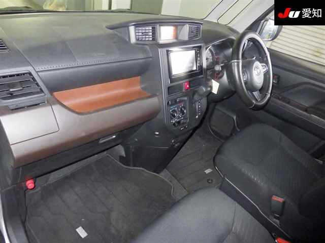 TOYOTA ROOMY 2018