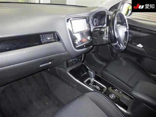 MITSUBISHI OUTLANDER 2020