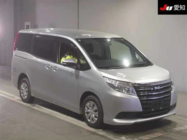 TOYOTA NOAH 2016
