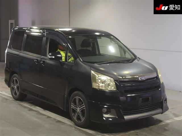 TOYOTA NOAH 2008