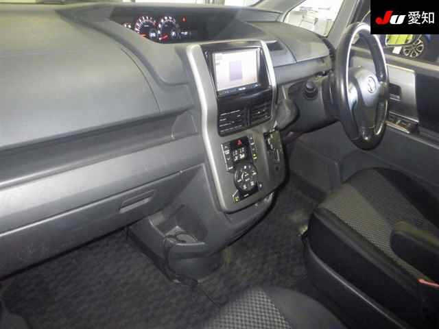 TOYOTA NOAH 2008