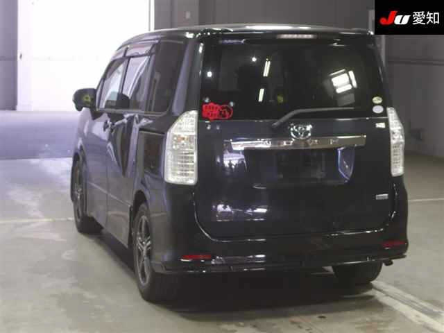 TOYOTA NOAH 2008