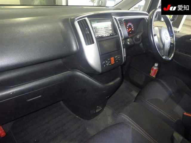 NISSAN SERENA 2008
