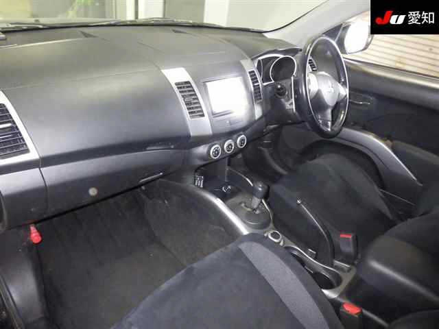 MITSUBISHI OUTLANDER 2008