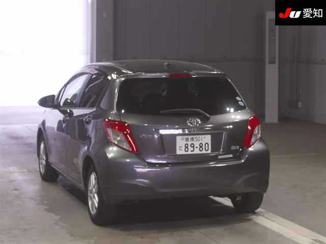 TOYOTA VITZ 2011