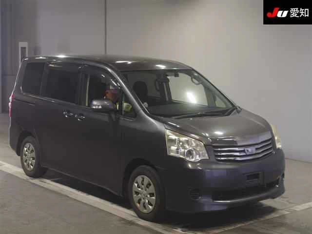 TOYOTA NOAH 2012