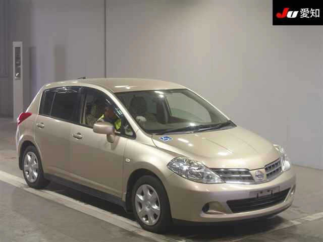 NISSAN TIIDA 2010