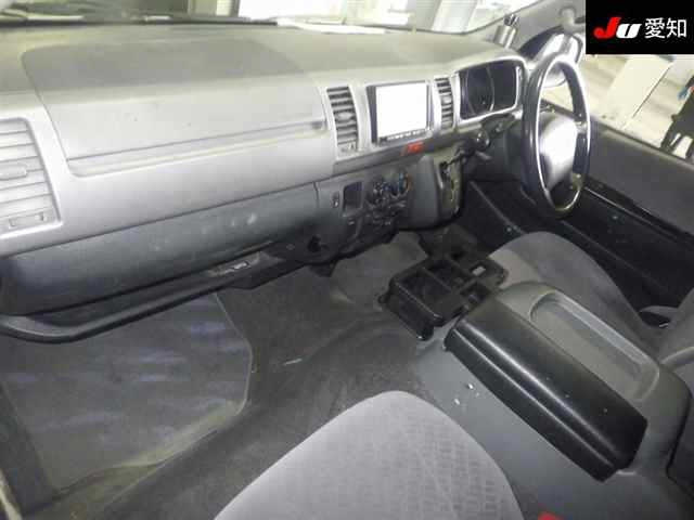 TOYOTA HIACE VAN 2009