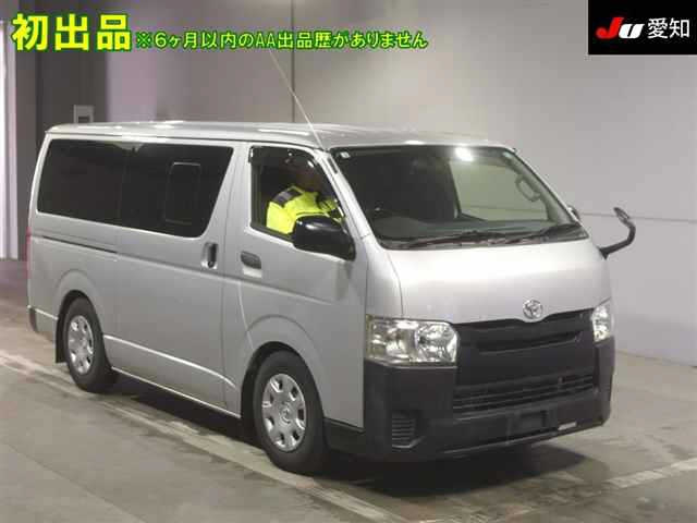 TOYOTA HIACE VAN 2016