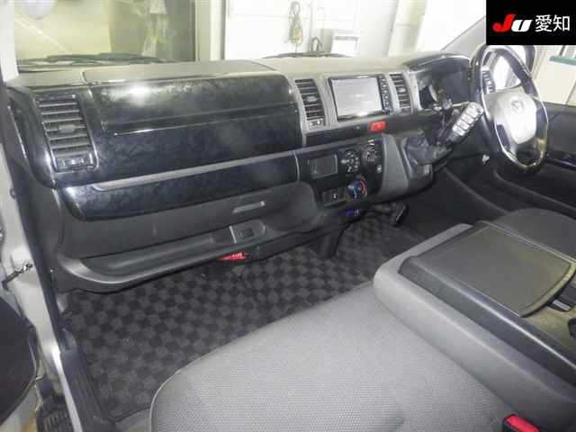 TOYOTA HIACE VAN 2016