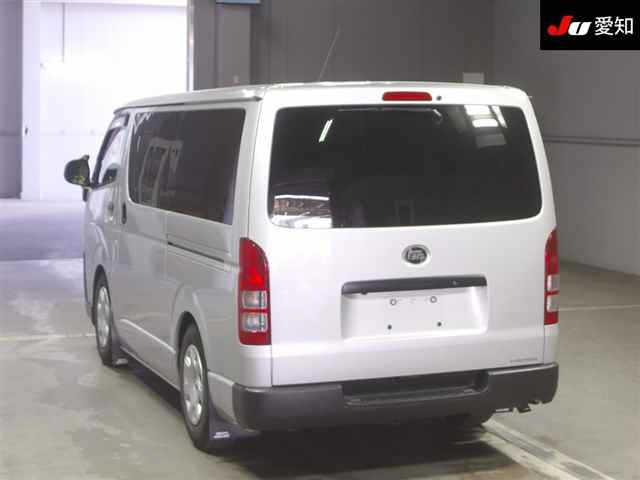 TOYOTA HIACE VAN 2016