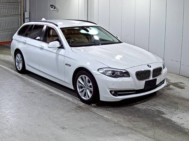 BMW 5 SERIES 2012