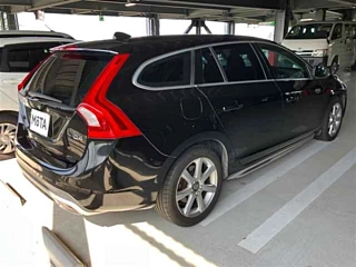 VOLVO V60 2016