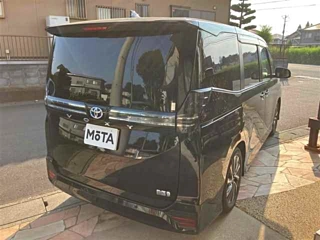 Заказать TOYOTA VOXY